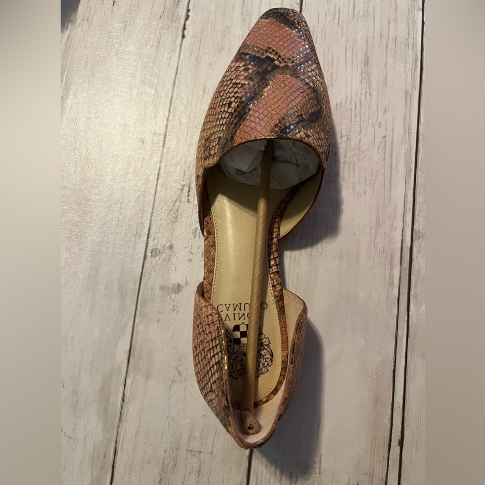 Vince Camuto Kordie Flats